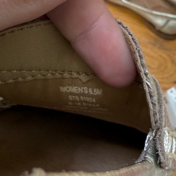 Sperry Women’s Seaport Penny Loafer Gold Gilded Slip on Loafers Size 6.5 - Picture 4 of 9